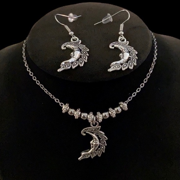 π΄ SALE ! red dot items are 2 for $25 . Bundle more than 3 and its $10 each π - Picture 3 of 11